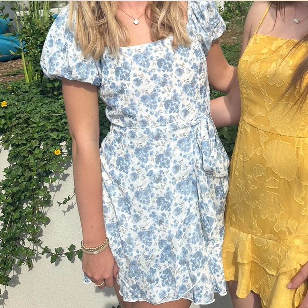 Blue and white floral bow tie mini dress